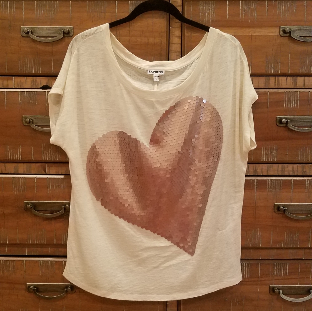 Express Sequin Heart Top - Picture 2 of 6